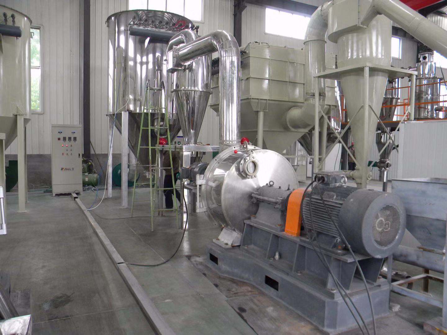 磨粉機(jī)出料細(xì)度可達(dá)多少目？按需求選擇更節(jié)省